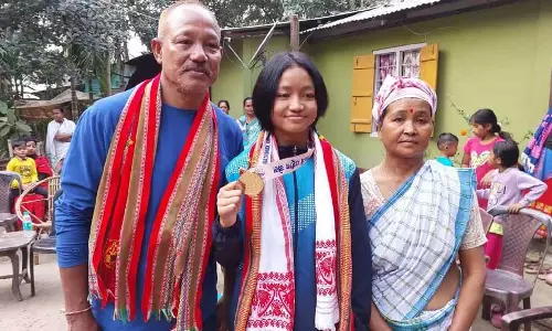 Assam : वुशु में कांस्य पदक जीतने पर बोको में सम्मानित किया Assam : वुशु में कांस्य पदक जीतने पर बोको में सम्मानित किया