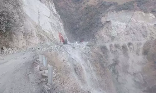 NH-707 चौड़ीकरण से गंभीर पर्यावरणीय और नागरिक क्षति हुई