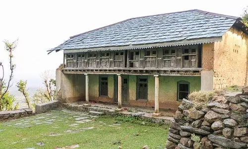 Himachal: आधुनिकीकरण के बीच लुप्त हो रही कांगड़ा की पहाड़ी वास्तुकला Himachal: आधुनिकीकरण के बीच लुप्त हो रही कांगड़ा की पहाड़ी वास्तुकला