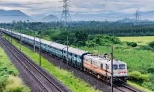 रेलवे 15 फरवरी, 2025 से Kulem-Castlerock ओवरहेड ट्रैक्शन लाइन को चालू करेगा रेलवे 15 फरवरी, 2025 से Kulem-Castlerock ओवरहेड ट्रैक्शन लाइन को चालू करेगा