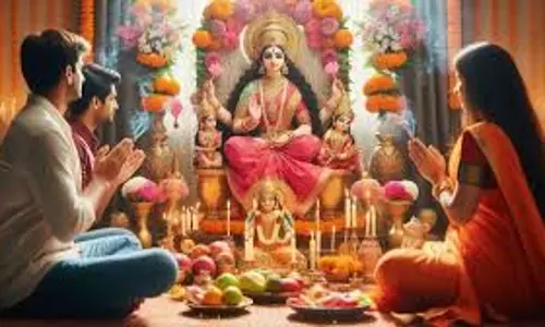Mahalaxmi के रूठने पर दिखते हैं ये संकेत,  न करें अनदेखा