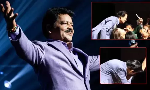 Udit Narayan का महिला फैन को लिप किस करने का एक और वीडियो सामने आया