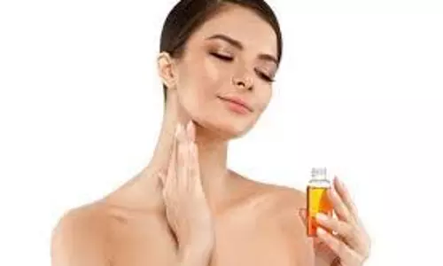 Skin Care: बेदाग और स्वस्थ त्वचा चाहिए तो करें अरंडी के तेल का इस्तेमाल, मिलेंगे कई जादुई फायदे