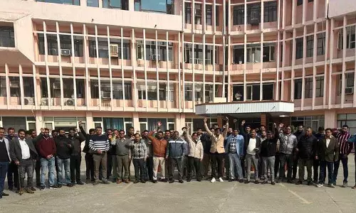 Haryana : राज्य विद्युत अभियंता संघ ने अधिकारी के निलंबन का विरोध किया