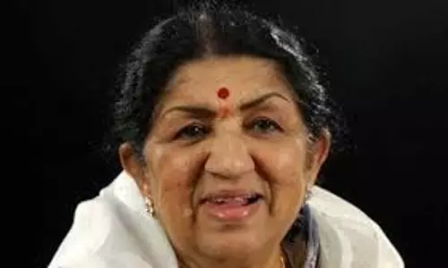 Lata Mangeshkar Death Anniversary:पढ़ें स्वर साम्राज्ञी बनने की पूरी कहानी Lata Mangeshkar Death Anniversary:पढ़ें स्वर साम्राज्ञी बनने की पूरी कहानी