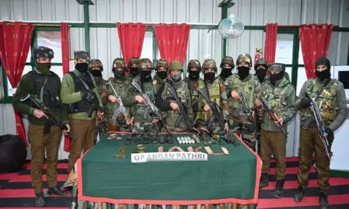 J-K: सुरक्षा बलों ने हथियारों और गोला-बारूद का बड़ा जखीरा बरामद किया