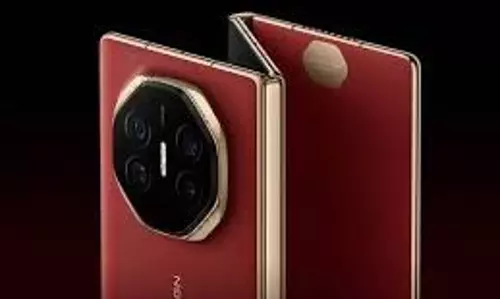 Huawei Mate XT: इस दिन मार्केट में तहलका मचाने आ रहा है दुनिया का पहला ट्राई-फोल्ड स्मार्टफोन, जानें कीमत और फीचर्स