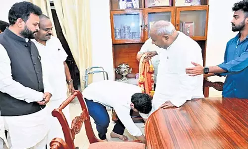 Andhra: आंध्र प्रदेश के आईटी मंत्री लोकेश ने पूर्व सीएम जगन को चुनौती दी Andhra: आंध्र प्रदेश के आईटी मंत्री लोकेश ने पूर्व सीएम जगन को चुनौती दी