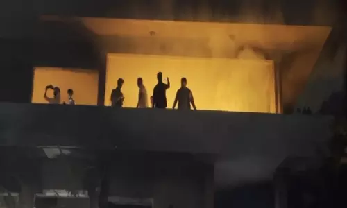 Bangladesh: भीड़ ने ढाका में शेख मुजीबुर रहमान के आवास पर तोड़फोड़ की Bangladesh: भीड़ ने ढाका में शेख मुजीबुर रहमान के आवास पर तोड़फोड़ की