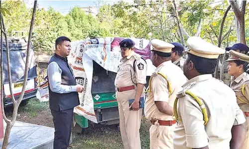 Andhra: आबकारी स्टेशनों पर परिचालन की समीक्षा की गई Andhra: आबकारी स्टेशनों पर परिचालन की समीक्षा की गई