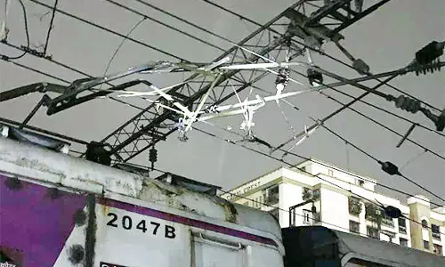 तकनीकी समस्या के कारण Bhivpuri Road और कर्जत के बीच ट्रेन सेवाएं प्रभावित
