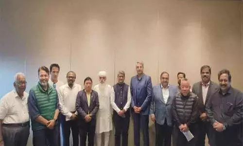 I-League, IWL के मालिक, प्रतिनिधियों ने एआईएफएफ अध्यक्ष चौबे के साथ बैठक की I-League, IWL के मालिक, प्रतिनिधियों ने एआईएफएफ अध्यक्ष चौबे के साथ बैठक की