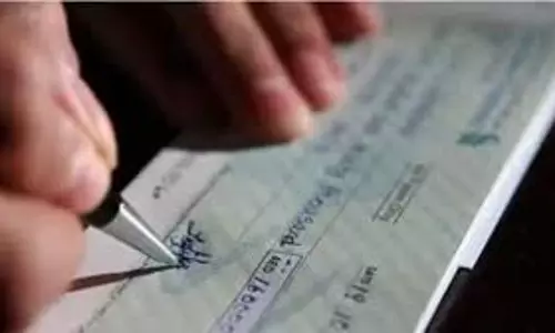 NCR Indirapuram: युवक ने ब्लैंक चेक के जरिए 3.10 लाख रुपये निकाले NCR Indirapuram: युवक ने ब्लैंक चेक के जरिए 3.10 लाख रुपये निकाले