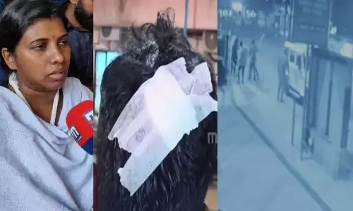 एसआई के कथित हमले को लेकर Pathanamthitta में विरोध प्रदर्शन एसआई के कथित हमले को लेकर Pathanamthitta में विरोध प्रदर्शन