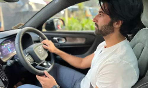 Akshay Oberoi ने खुद को एक शानदार नई कार गिफ्ट की