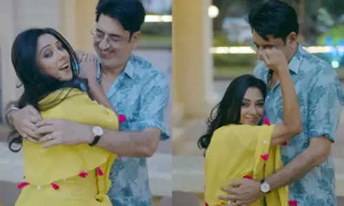 Rupali Ganguly ने पति के साथ 12वीं शादी की सालगिरह मनाते हुए रोमांटिक अंदाज में तस्वीरें शेयर कीं