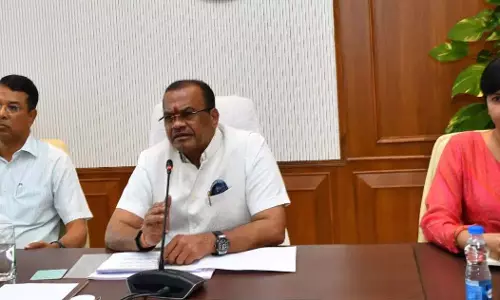 Minister: HAM सड़कों का निर्माण जल्द पूरा करें Minister: HAM सड़कों का निर्माण जल्द पूरा करें