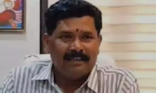 Karnataka के संस्कृति मंत्री को कन्नड़ शब्द गलत लिखने पर शर्मिंदगी का सामना करना पड़ा Karnataka के संस्कृति मंत्री को कन्नड़ शब्द गलत लिखने पर शर्मिंदगी का सामना करना पड़ा
