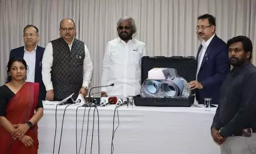 Karnataka: राज्य वन विभाग द्वारा घरेलू स्तर पर विकसित रेडियो कॉलर का शुभारंभ Karnataka: राज्य वन विभाग द्वारा घरेलू स्तर पर विकसित रेडियो कॉलर का शुभारंभ
