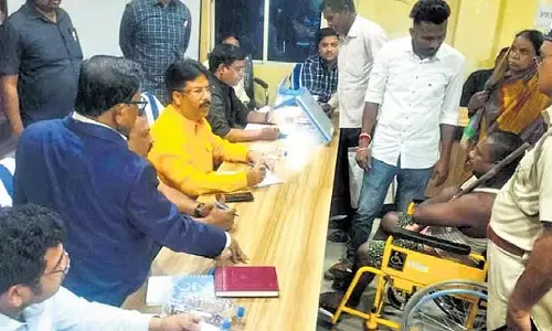 Odisha मंत्री ने लापरवाही के लिए ब्लॉक अधिकारियों के खिलाफ कार्रवाई का आदेश दिया