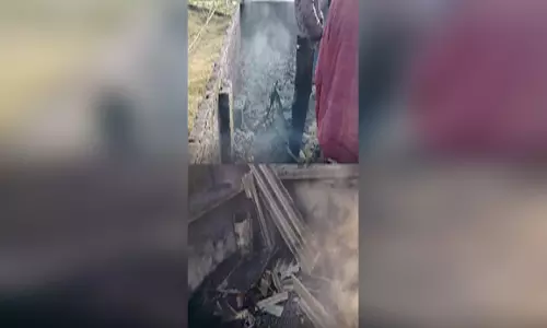 अवैध पटाखा फैक्ट्री में लगी आग; एक की मौत, दो घायल अवैध पटाखा फैक्ट्री में लगी आग; एक की मौत, दो घायल