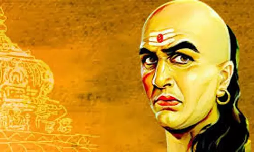 Chanakya Niti में जाने ऐसे संकेत बताते हैं शुरू होने वाला है आपका बुरा वक्त