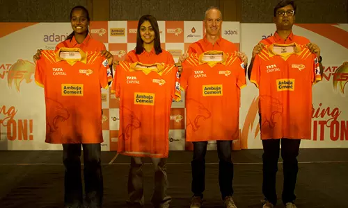 गुजरात जायंट्स ने Women Premier League 2025 से पहले आधिकारिक जर्सी का अनावरण किया