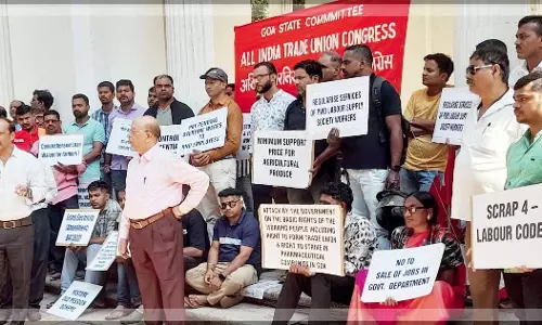 एटक ने श्रम विरोधी नीतियों-लंबित बकाये के खिलाफ Panaji में विरोध प्रदर्शन किया