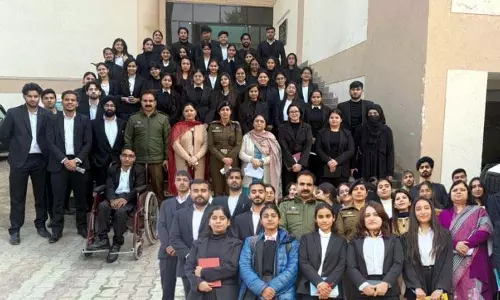 JU लॉ स्कूल ने छात्रों के लिए साइबर पुलिस स्टेशन का दौरा आयोजित किया JU लॉ स्कूल ने छात्रों के लिए साइबर पुलिस स्टेशन का दौरा आयोजित किया