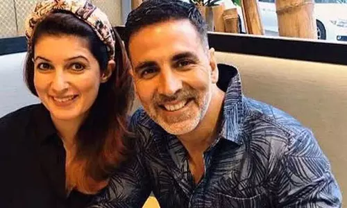 Akshay Kumar और ट्विंकल खन्ना ने 80 करोड़ में बेचा वर्ली स्थित आलीशान अपार्टमेंट