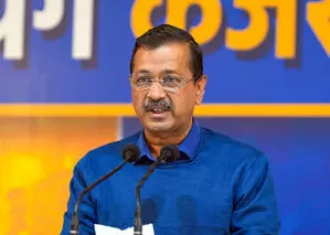 केजरीवाल का आरोप, हमारे 16 उम्मीदवारों को आया फोन, आप छोड़ने पर मंत्री पद और करोड़ों का दि‍या लालच