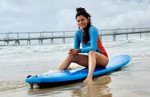 Saiyami Kher ने ऑस्ट्रेलिया में सर्फिंग का स्टार्टर लेवल पूरा किया