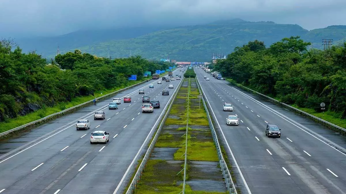 जल्द नेशनल हाईवे पर चलने वाले वाहनों पर लगने वाले टोल पर बड़ी राहत की घोषणा