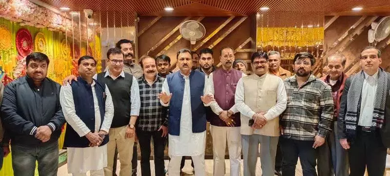 Haryana : व्यापारियों ने कपड़े, चीनी, दूध और दही पर लगाए गए जीएसटी पर सरकार से सवाल किए Haryana : व्यापारियों ने कपड़े, चीनी, दूध और दही पर लगाए गए जीएसटी पर सरकार से सवाल किए