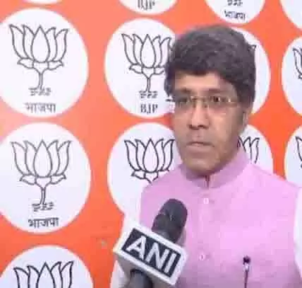 कांग्रेस वंशवादी विकास की प्रतिगामी राजनीति करती है: BJP प्रवक्ता केशवन