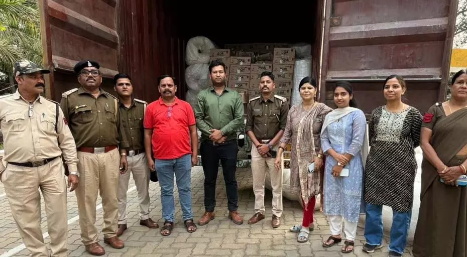 54 लाख की शराब जब्त, रायपुर आबकारी टीम ने की कार्रवाई 54 लाख की शराब जब्त, रायपुर आबकारी टीम ने की कार्रवाई