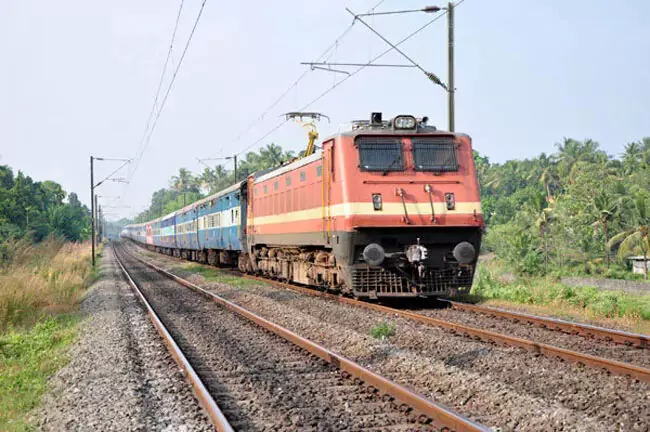 Train information: 10-21 तारीख के बीच 30 ट्रेनें रद्द