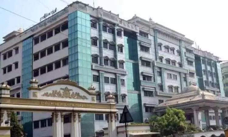 Rajiv Gandhi Hospital में 8 घंटे की सर्जरी से मरीज की कलाई में रक्त संचार बहाल हुआ