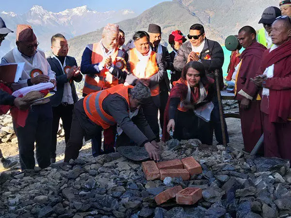 भारतीय सहायता से Nepal में प्रसव केंद्र के निर्माण की आधारशिला रखी गई