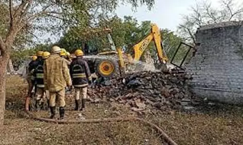 विरुधुनगर के पास पटाखा फैक्ट्री में विस्फोट से महिला की मौत विरुधुनगर के पास पटाखा फैक्ट्री में विस्फोट से महिला की मौत