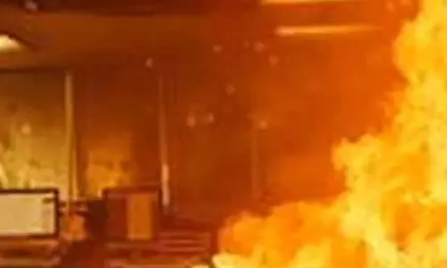 TV चैनल के दफ्तर में आगजनी, स्टूडियो जलकर खाक TV चैनल के दफ्तर में आगजनी, स्टूडियो जलकर खाक