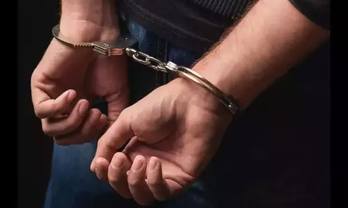 Manipur पुलिस ने असम से दो बंधकों को बचाया, इंफाल में एक को गिरफ्तार किया