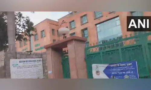 Delhi, Noida के कई स्कूलों में बम की धमकी, पुलिस ने जांच शुरू की