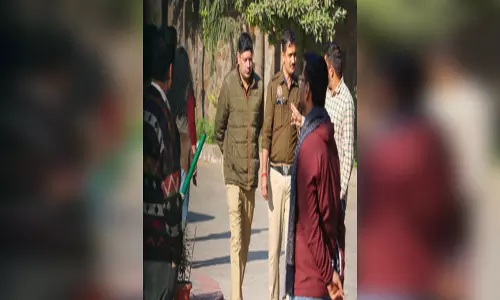 नामी स्कूल को मिली बम से उड़ाने की धमकी, प्रिंसिपल ने अभिभावकों को बताया, मचा हड़कंप