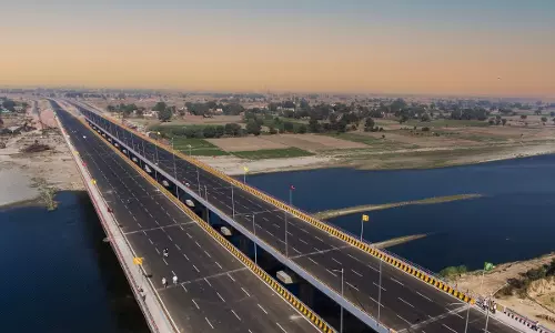 Lucknow: प्रदेश के बड़े शहरों के साथ-साथ छोटे जिलों में भी विकास के पंख लग रहे Lucknow: प्रदेश के बड़े शहरों के साथ-साथ छोटे जिलों में भी विकास के पंख लग रहे