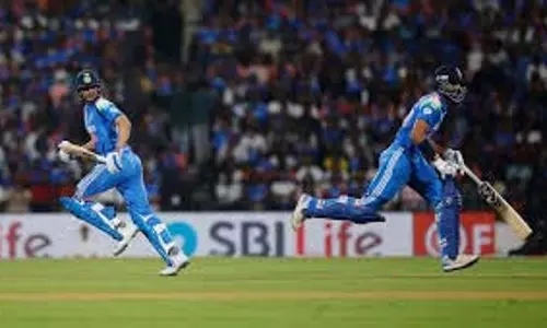 भारत ने पहले वनडे में इंग्लैंड को चार विकेट से हराया