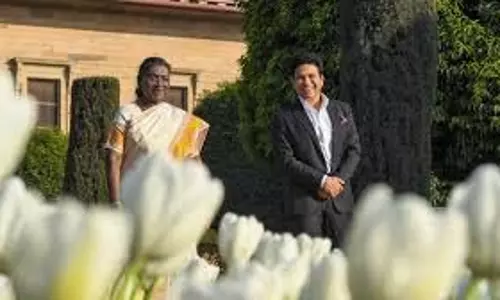 सचिन तेंदुलकर ने राष्ट्रपति द्रौपदी मुर्मू से मुलाकात की सचिन तेंदुलकर ने राष्ट्रपति द्रौपदी मुर्मू से मुलाकात की