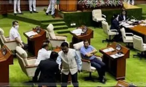 GOA: राज्यपाल ने विधानसभा को नौकरी घोटाले में गिरफ्तारियों-यातायात उल्लंघन के बारे में जानकारी दी