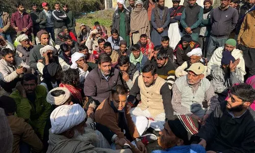 Kathua में ‘पुलिस प्रताड़ना’ के बाद युवक की आत्महत्या, डीएम-पुलिस ने दिए जांच के आदेश