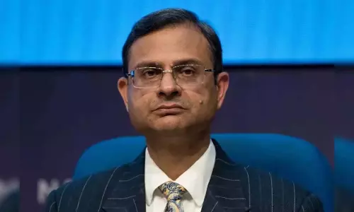 RBI ने रेपो रेट 25 बीपीएस घटाकर 6.25% किया गवर्नर ने अतिरिक्त उपायों की घोषणा की RBI ने रेपो रेट 25 बीपीएस घटाकर 6.25% किया गवर्नर ने अतिरिक्त उपायों की घोषणा की